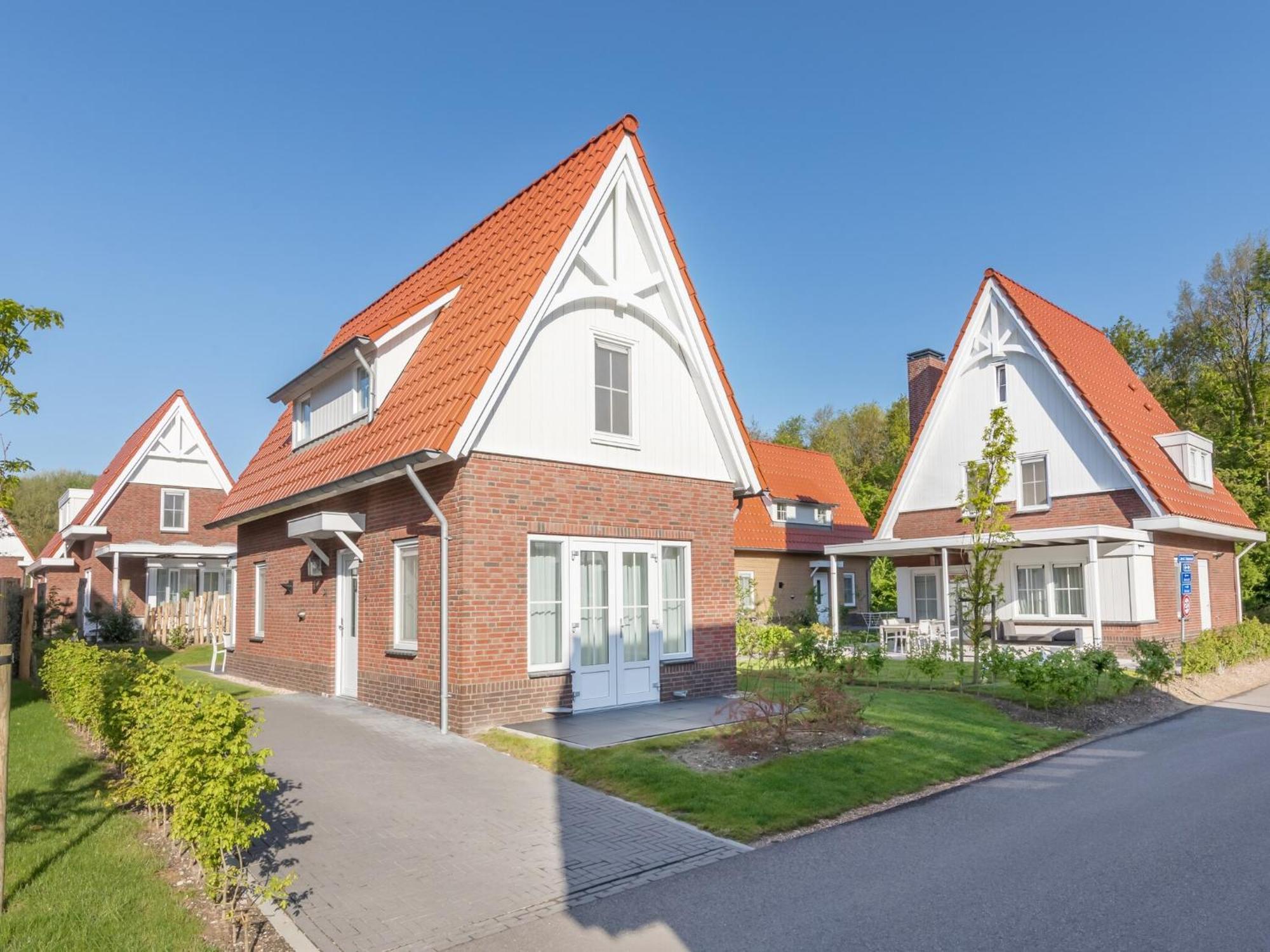 Villa Luxurious Stately With 2 Bathrooms, 1km From The *