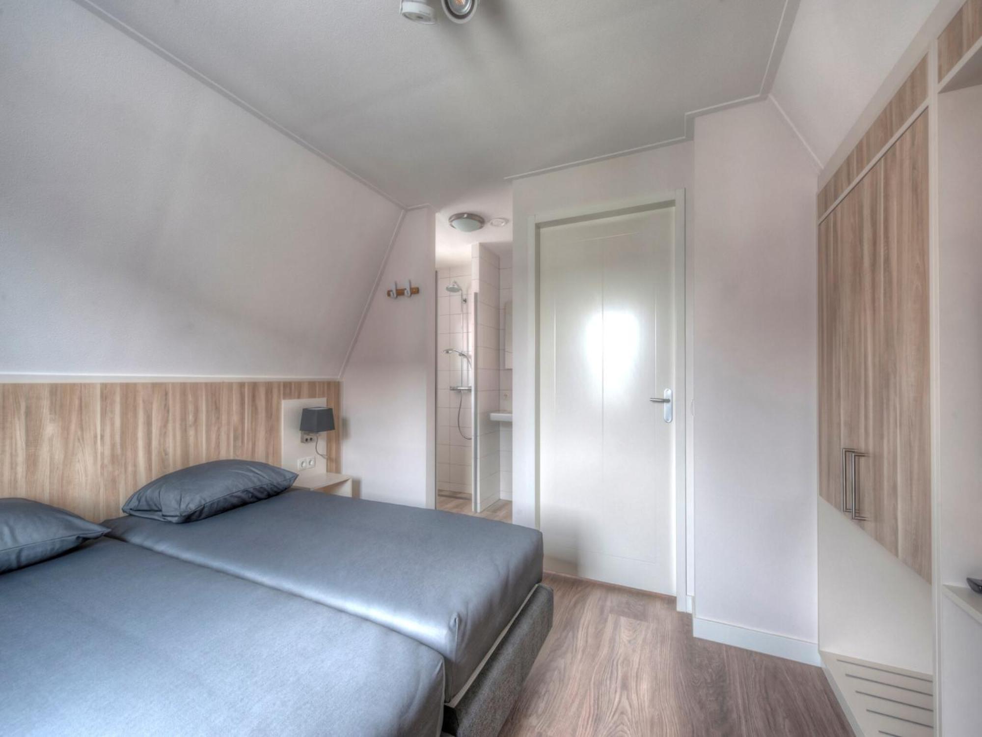 Luxurious Stately With 2 Bathrooms, 1km From The Koudekerke