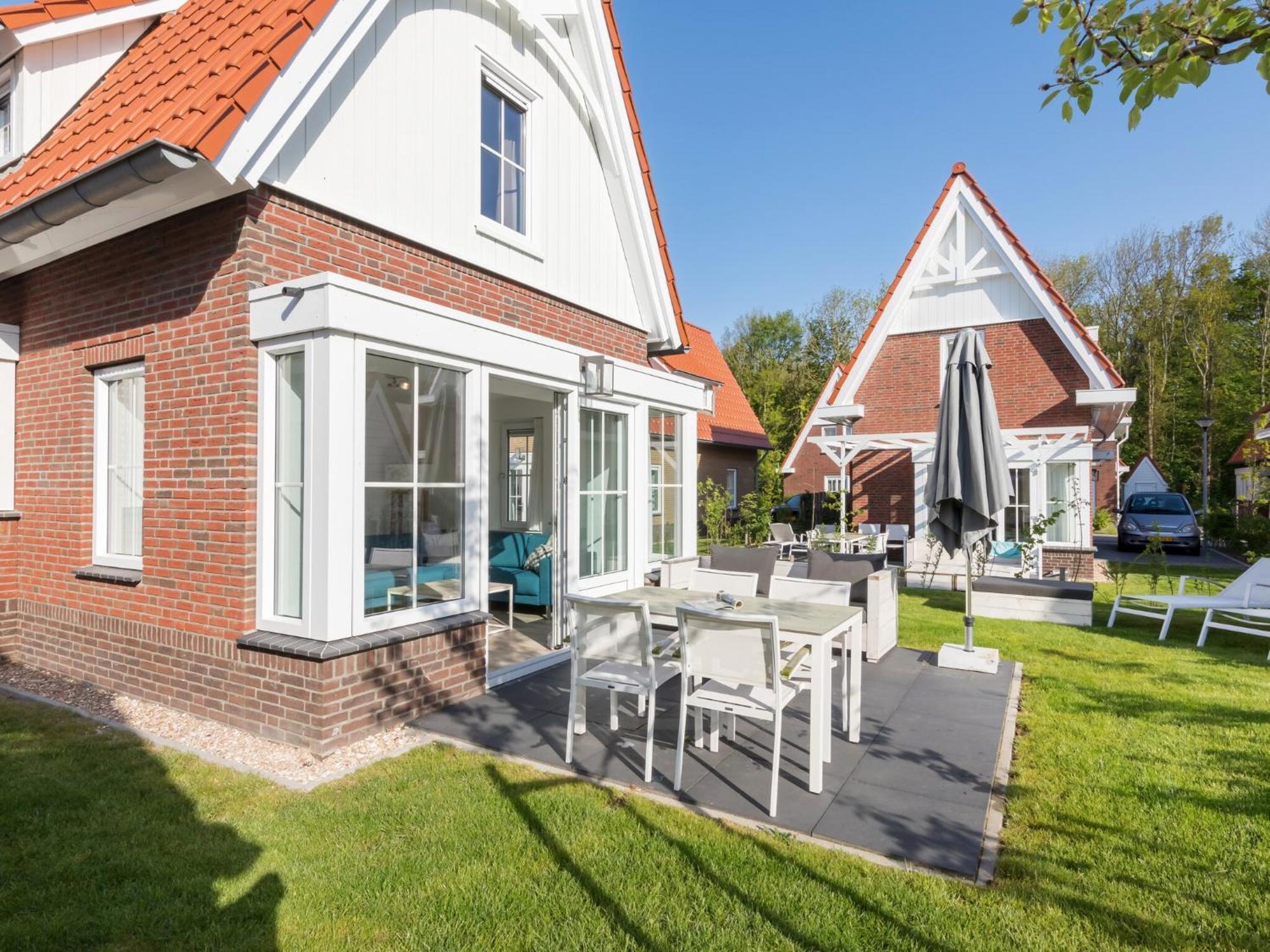 Luxurious Stately With 2 Bathrooms, 1km From The * Koudekerke