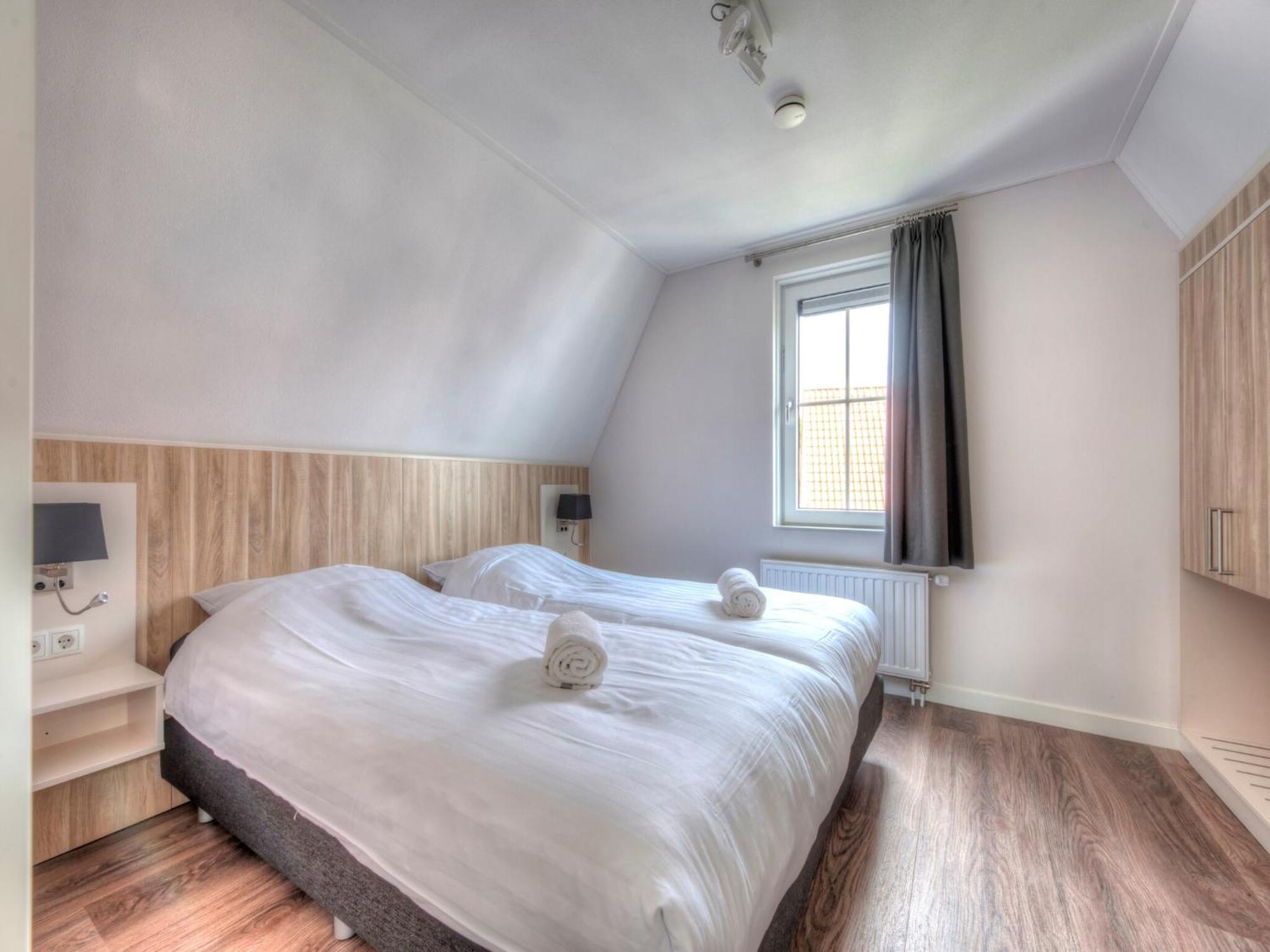 Villa Luxurious Stately With 2 Bathrooms, 1km From The Koudekerke
