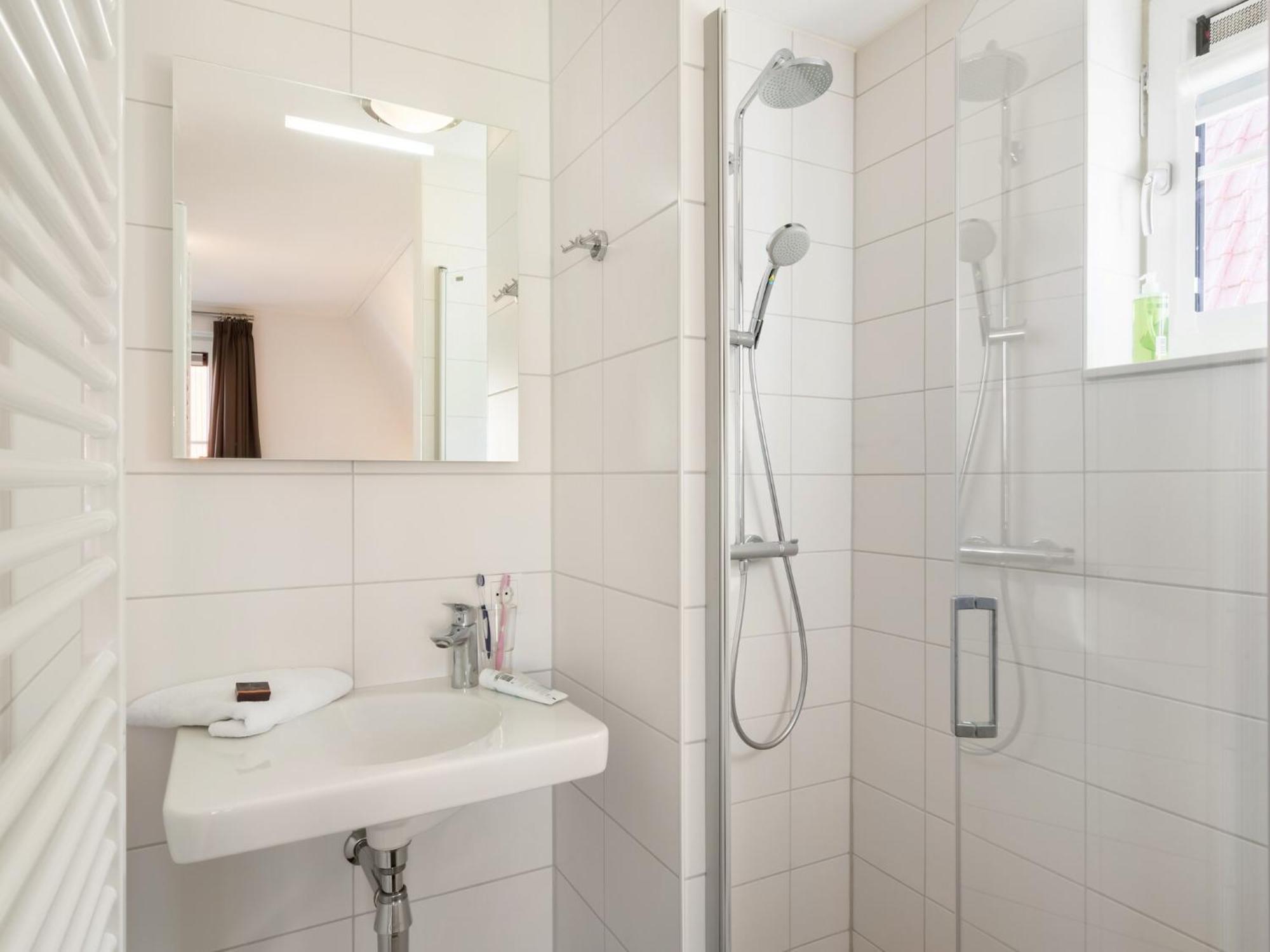 Villa Luxurious Stately With 2 Bathrooms, 1km From The *