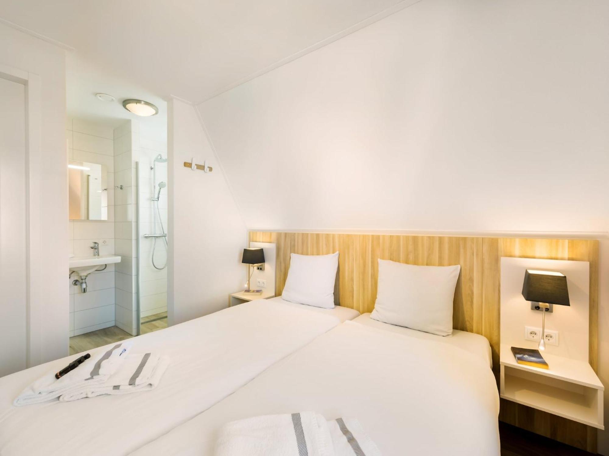 Luxurious Stately With 2 Bathrooms, 1km From The